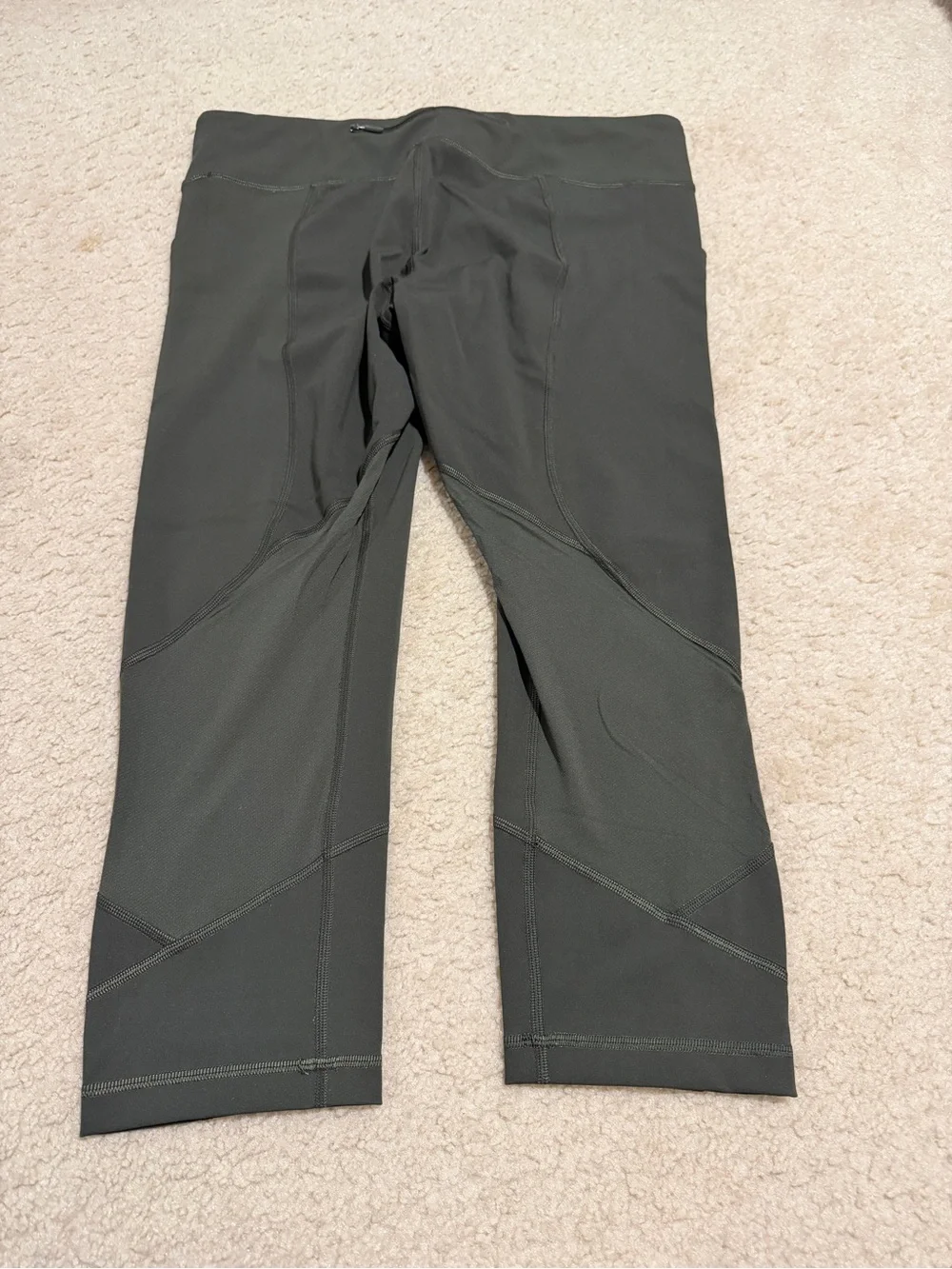 lululemon athletica army green Cropped Leggings